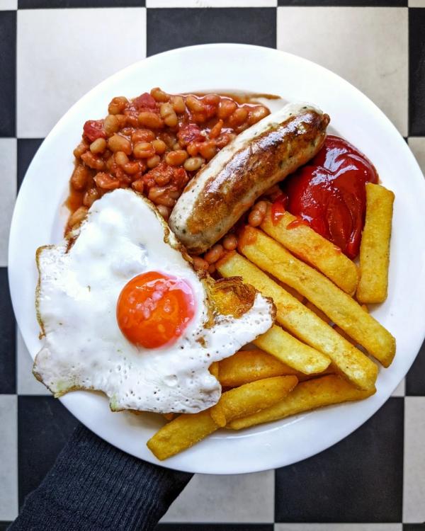 BREAKFAST IN LONDON 🌞📰🇬🇧🥓🍳🔥🍟 Retro Greasy Spoo...