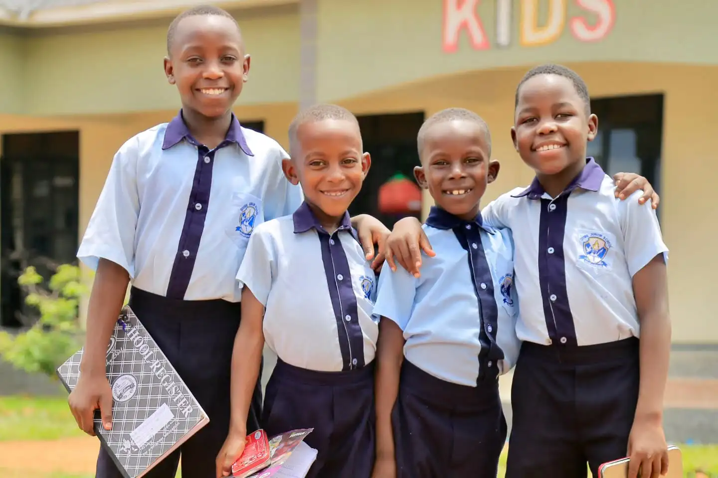 Happy Monday! ❤️📚 🎒 Ready for another beautiful school we...